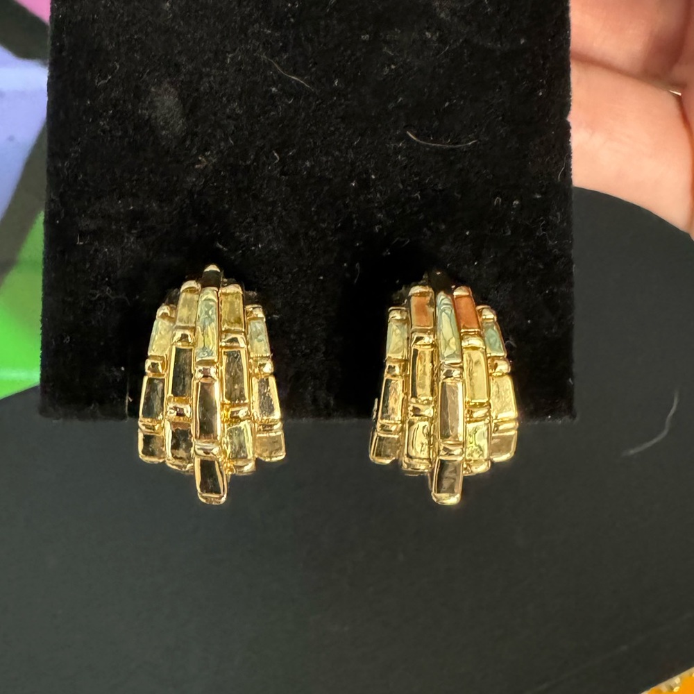 EUC St. John Clip on gold earrings!